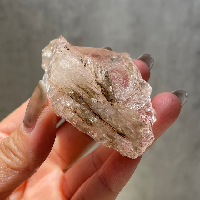 ジンバブエ産【スケルタルクォーツ】フェンスタークォーツ(窓水晶)鉱物 天然石 パワーストーン