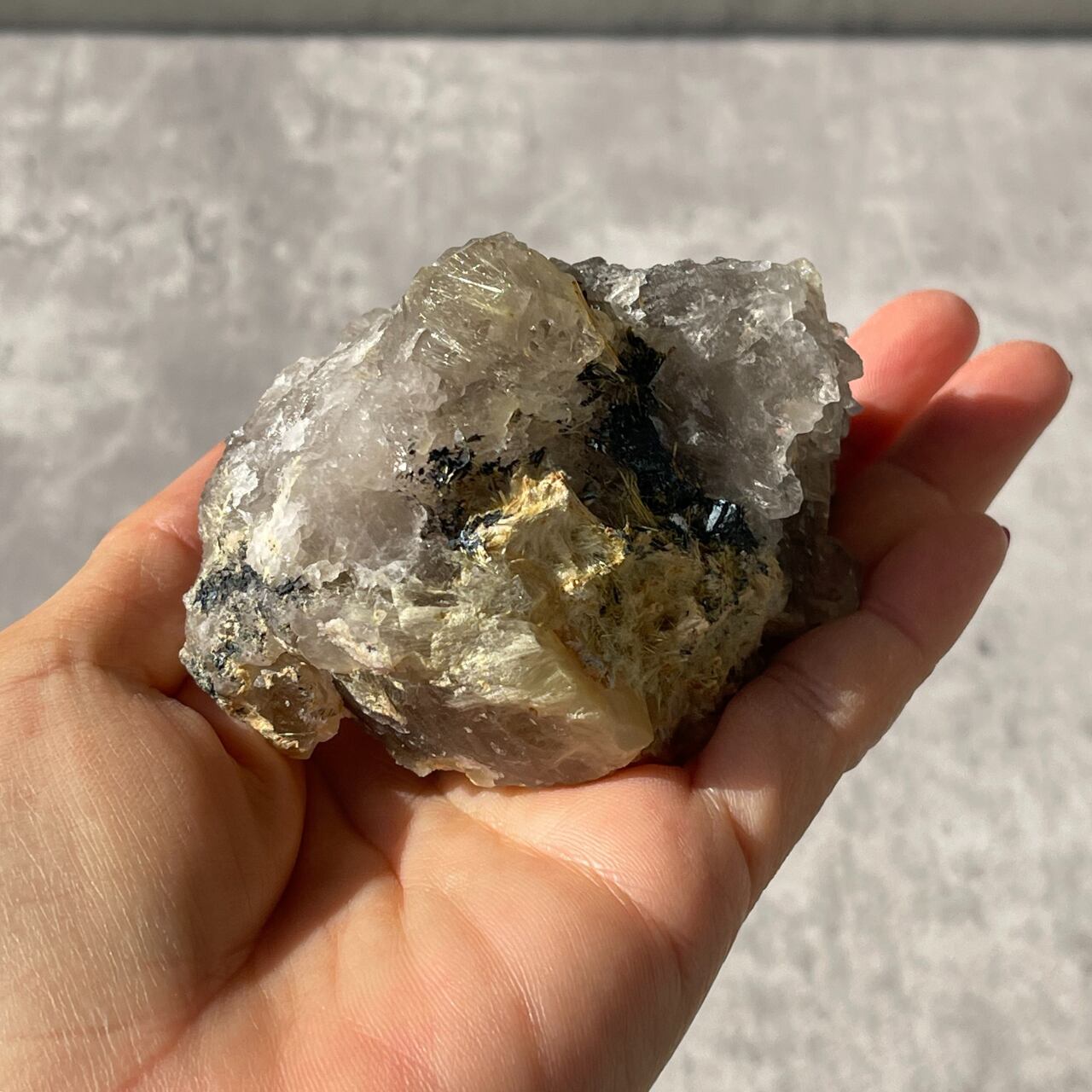 ブラジル・バイーア州ノーヴォ・オリゾンテ産【ルチルクォーツ(金針水晶)】 鉱物 天然石 パワーストーン