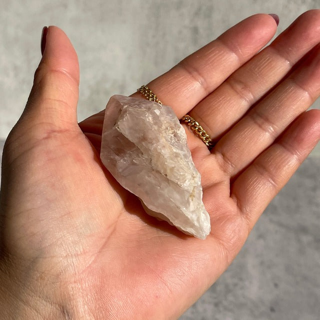 ブラジル・バイーア州ジャコビナ産【ピンキッシュアメジスト - Pink Amethyst】 鉱物 天然石 パワーストーン