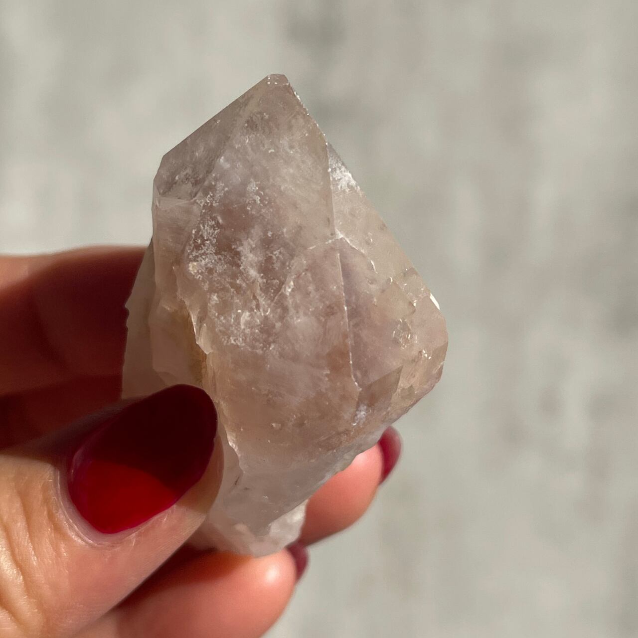 ブラジル・バイーア州ジャコビナ産【ピンキッシュアメジスト - Pink Amethyst】 鉱物 天然石 パワーストーン