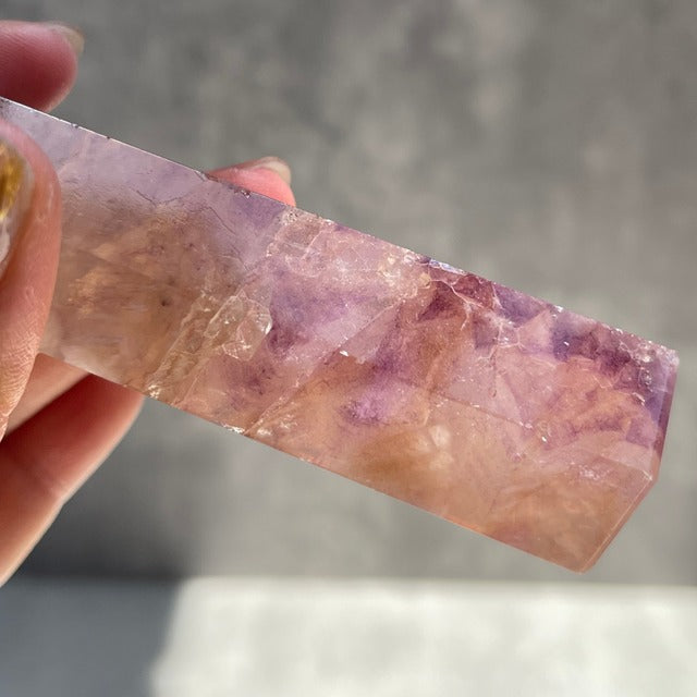 【フローライト タワー（Fluorite）】自立する 鉱物 天然石 パワーストーン
