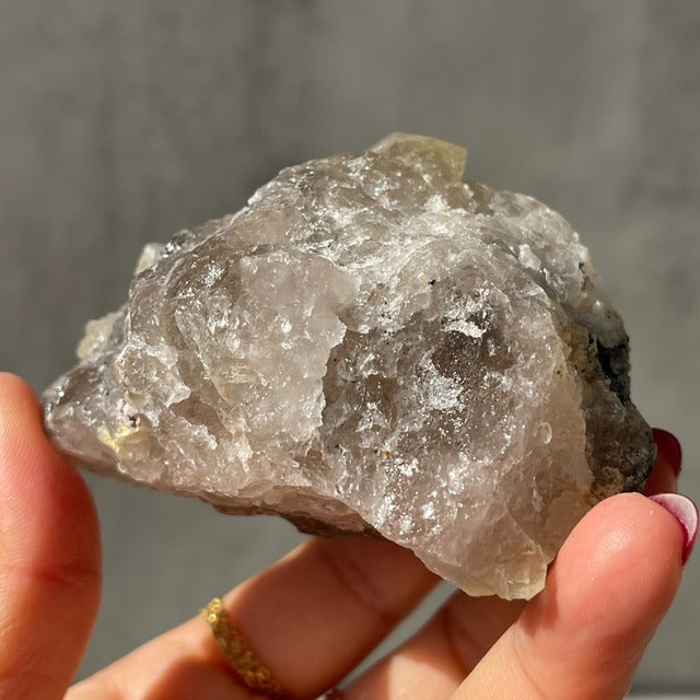 ブラジル・バイーア州ノーヴォ・オリゾンテ産【ルチルクォーツ（金針水晶）】 鉱物 天然石 パワーストーン