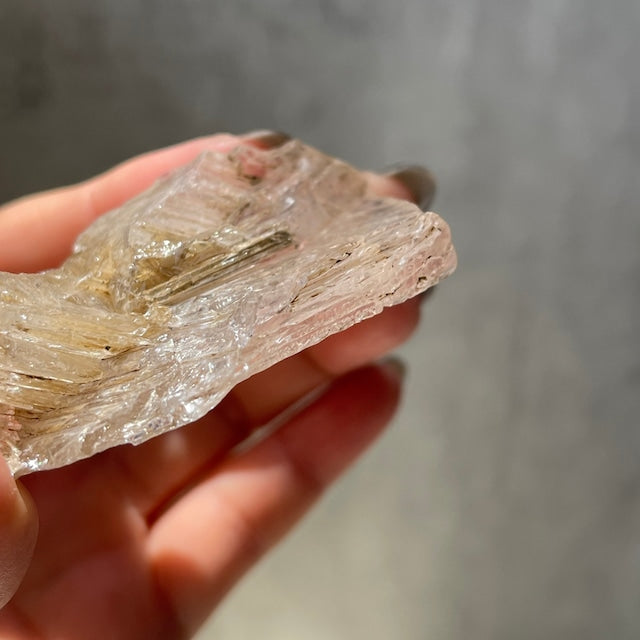 ジンバブエ産【スケルタルクォーツ】フェンスタークォーツ（窓水晶）鉱物 天然石 パワーストーン