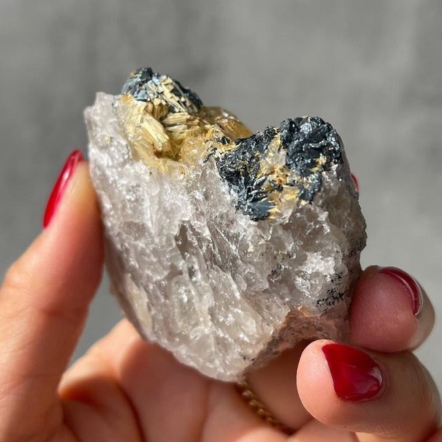ブラジル・バイーア州ノーヴォ・オリゾンテ産【ルチルクォーツ（金針水晶）】 鉱物 天然石 パワーストーン