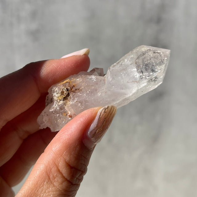 ナミビア産【クリアクォーツ（水晶）タビー】虹あり｜鉱物 天然石 パワーストーン