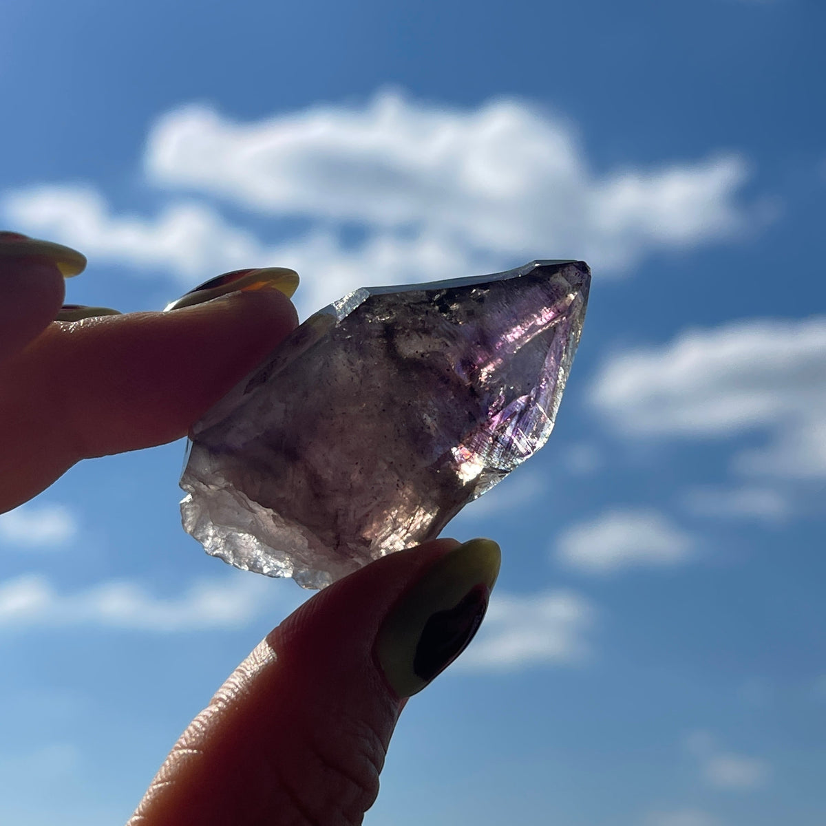 シャンガーンアメジスト 原石 ④｜ジンバブエ・チレズィ産｜紫色の濃淡が美しい結晶