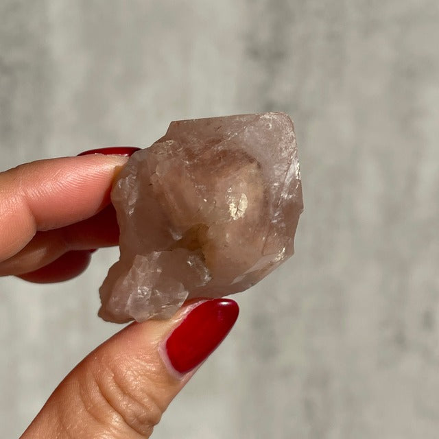 ブラジル・バイーア州ジャコビナ産【ピンキッシュアメジスト - Pink Amethyst】 鉱物 天然石 パワーストーン