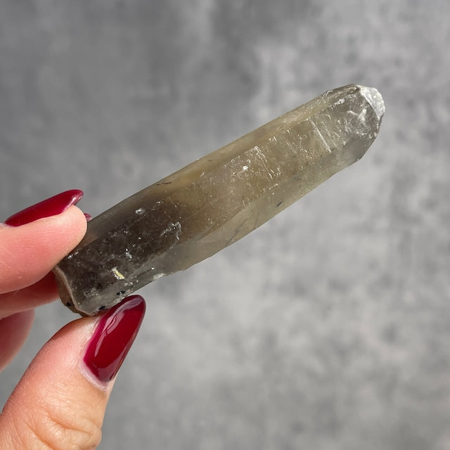 ナミビア・エロンゴ産【スモーキークォーツ（煙水晶）】 鉱物 天然石 パワーストーン