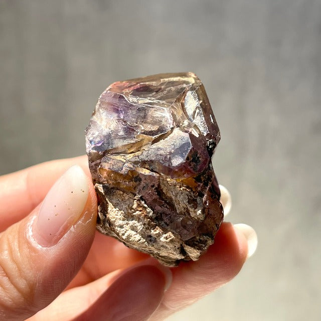 ジンバブエ産【シャンガーンアメジスト】母岩付き スケルタル（骸晶水晶）虹あり｜ファントム 鉱物 天然石 パワーストーン