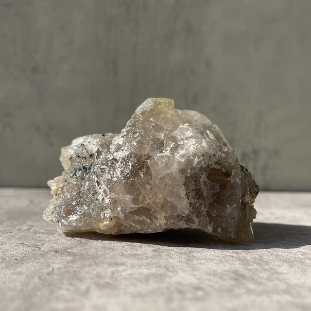 ブラジル・バイーア州ノーヴォ・オリゾンテ産【ルチルクォーツ（金針水晶）】 鉱物 天然石 パワーストーン