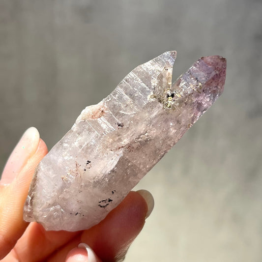 ジンバブエ産【シャンガーンアメジスト】ダブルポイント紫水晶｜虹あり｜ファントム｜鉱物 天然石 パワーストーン