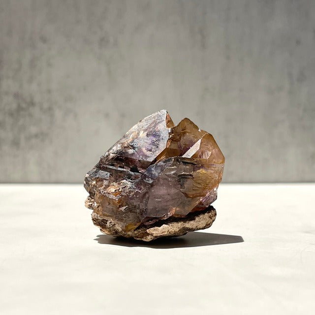 ジンバブエ産【シャンガーンアメジスト】母岩付き スケルタル（骸晶水晶）虹あり｜ファントム 鉱物 天然石 パワーストーン