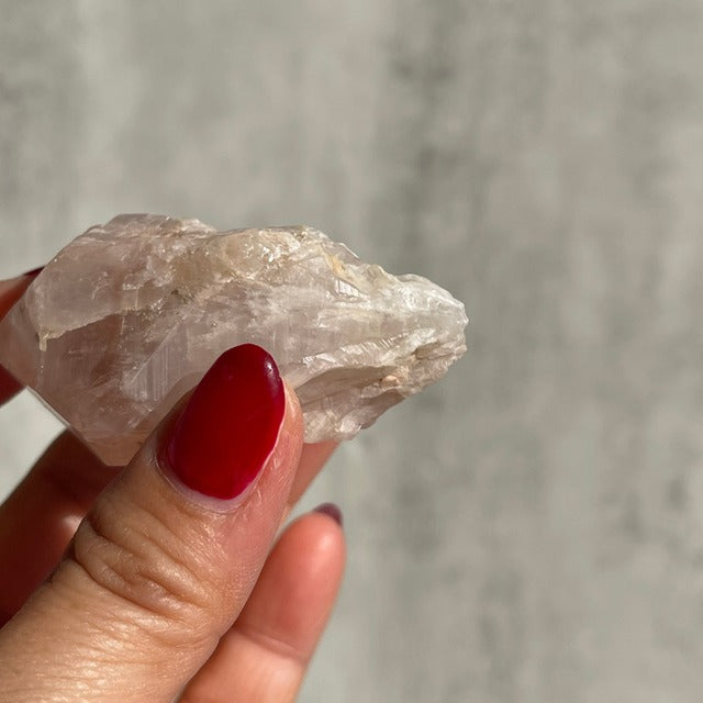 ブラジル・バイーア州ジャコビナ産【ピンキッシュアメジスト - Pink Amethyst】 鉱物 天然石 パワーストーン