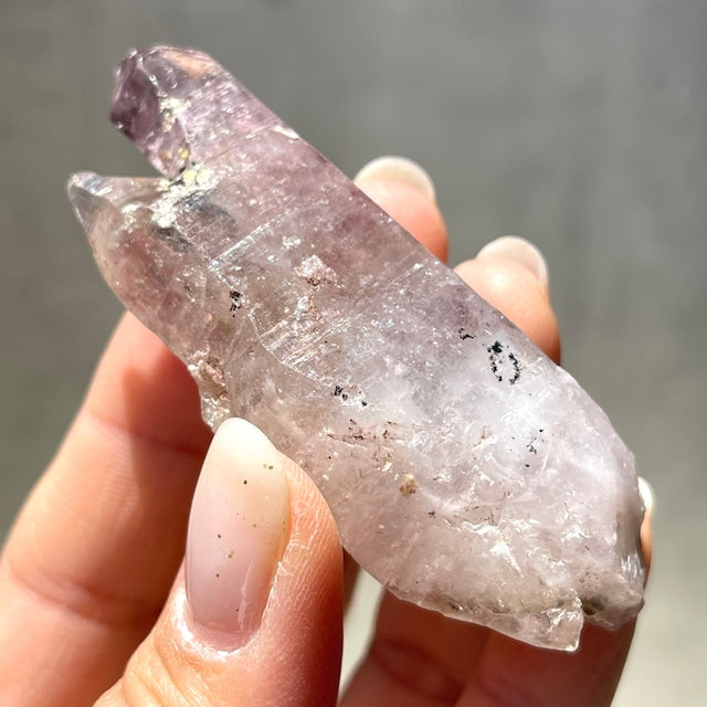 ジンバブエ産【シャンガーンアメジスト】ダブルポイント紫水晶｜虹あり｜ファントム｜鉱物 天然石 パワーストーン