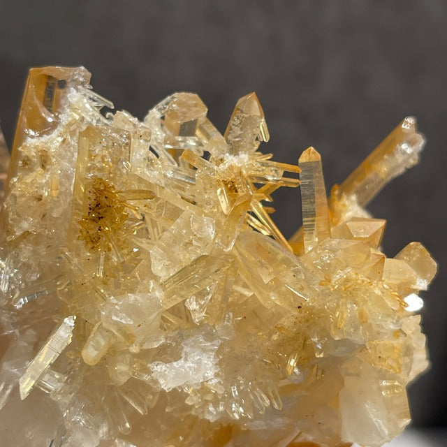ネパール・ダーディン産 ゴールデンヒーラークォーツ クラスター｜ヒマラヤ水晶｜イリデッセンス強