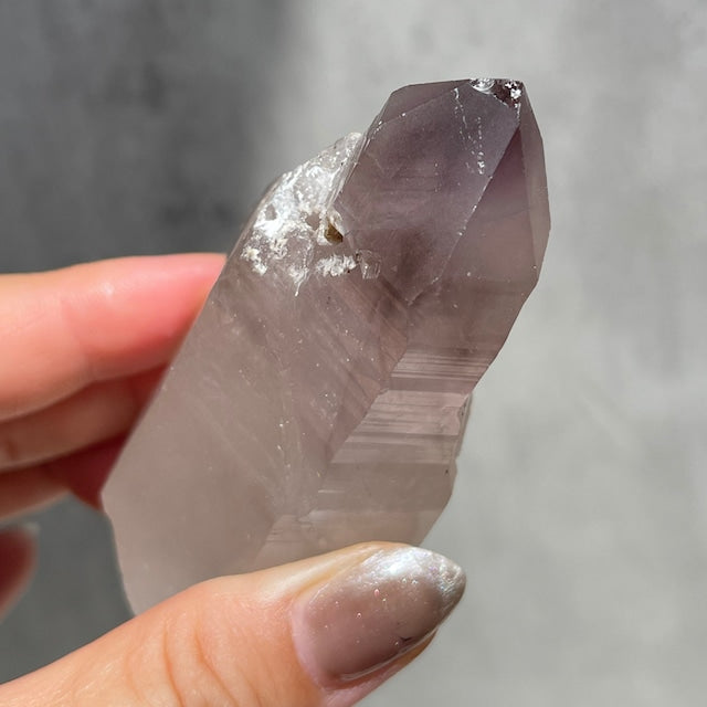 ナイジェリア産【アメジスト／紫水晶】ファントムあり 鉱物  天然石 パワーストーン