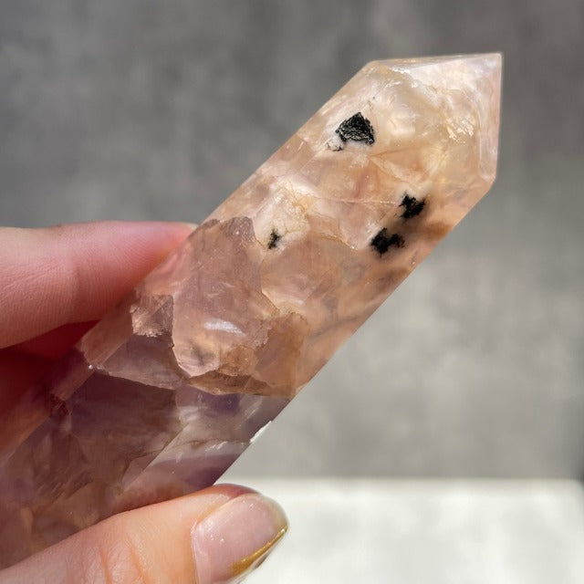 【フローライト タワー（Fluorite）】自立する 鉱物 天然石 パワーストーン
