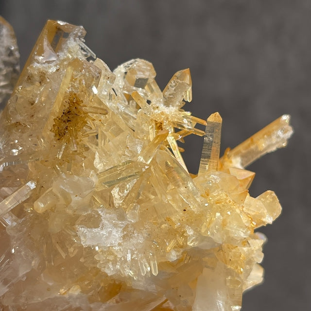 ネパール・ダーディン産 ゴールデンヒーラークォーツ クラスター｜ヒマラヤ水晶｜イリデッセンス強
