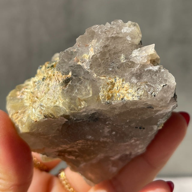 ブラジル・バイーア州ノーヴォ・オリゾンテ産【ルチルクォーツ（金針水晶）】 鉱物 天然石 パワーストーン