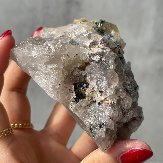 ブラジル・バイーア州ノーヴォ・オリゾンテ産【ルチルクォーツ（金針水晶）】 鉱物 天然石 パワーストーン