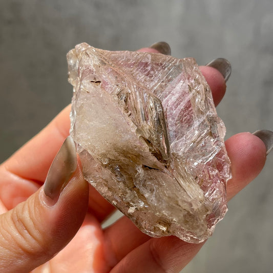 ジンバブエ産【スケルタルクォーツ】フェンスタークォーツ（窓水晶）鉱物 天然石 パワーストーン