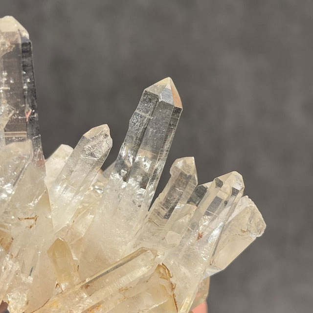 ネパール・ダーディン産 ゴールデンヒーラークォーツ クラスター｜ヒマラヤ水晶
