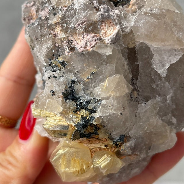ブラジル・バイーア州ノーヴォ・オリゾンテ産【ルチルクォーツ（金針水晶）】 鉱物 天然石 パワーストーン