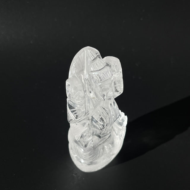 ヒマラヤ水晶 ラクシュミー像｜透明感のある一点彫刻・富と豊穣の女神