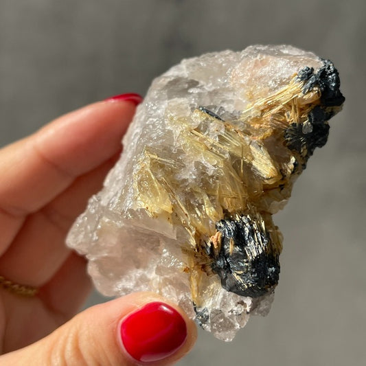 ブラジル・バイーア州ノーヴォ・オリゾンテ産【ルチルクォーツ（金針水晶）】 鉱物 天然石 パワーストーン