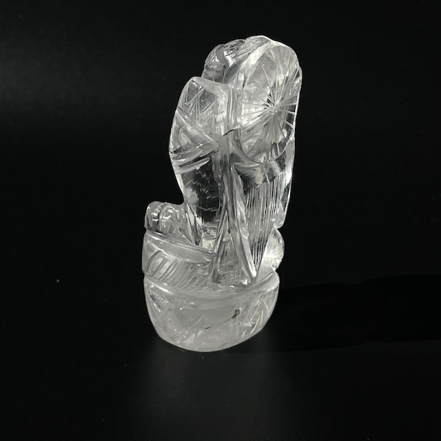 ヒマラヤ水晶 ラクシュミー像｜透明感のある一点彫刻・富と豊穣の女神