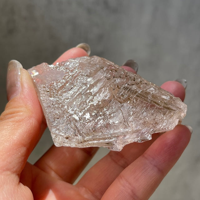 ジンバブエ産【スケルタルクォーツ】フェンスタークォーツ（窓水晶）鉱物 天然石 パワーストーン