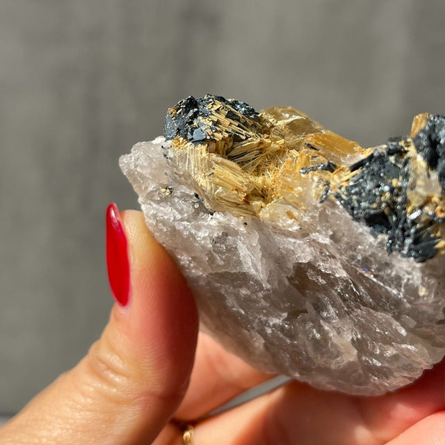 ブラジル・バイーア州ノーヴォ・オリゾンテ産【ルチルクォーツ（金針水晶）】 鉱物 天然石 パワーストーン