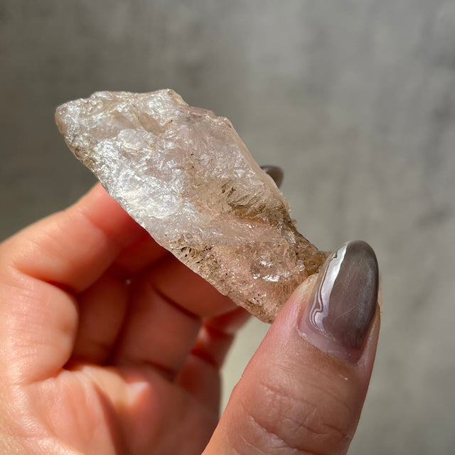 ジンバブエ産【スケルタルクォーツ】フェンスタークォーツ（窓水晶）鉱物 天然石 パワーストーン