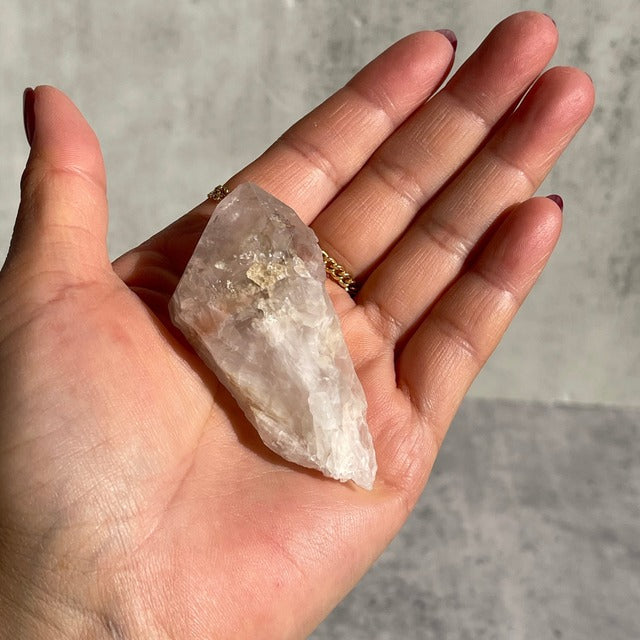 ブラジル・バイーア州ジャコビナ産【ピンキッシュアメジスト - Pink Amethyst】 鉱物 天然石 パワーストーン