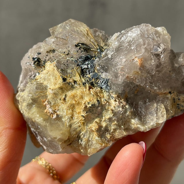 ブラジル・バイーア州ノーヴォ・オリゾンテ産【ルチルクォーツ（金針水晶）】 鉱物 天然石 パワーストーン