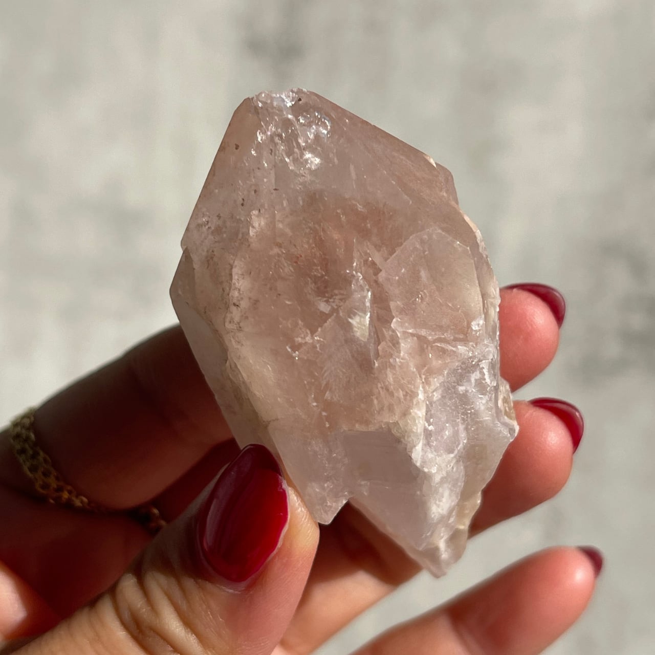 ブラジル・バイーア州ジャコビナ産【ピンキッシュアメジスト - Pink Amethyst】鉱物 天然石 パワーストーン