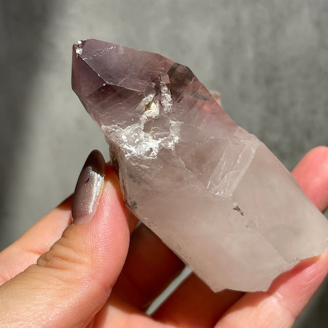 ナイジェリア産【アメジスト／紫水晶】ファントムあり 鉱物  天然石 パワーストーン