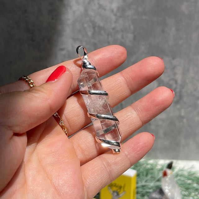 ブラジル産 クリアクォーツ DT（水晶両剣）ペンダントトップ｜透き通る透明感と両端の鋭さ