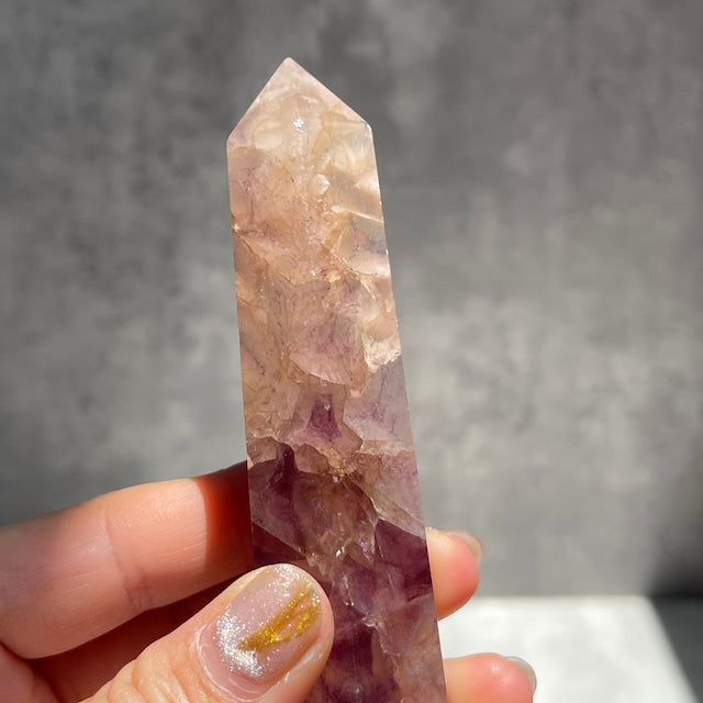 【フローライト タワー（Fluorite）】自立する 鉱物 天然石 パワーストーン
