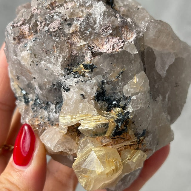 ブラジル・バイーア州ノーヴォ・オリゾンテ産【ルチルクォーツ（金針水晶）】 鉱物 天然石 パワーストーン