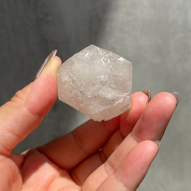 ナイジェリア産【アメジスト／紫水晶】ファントムあり 鉱物  天然石 パワーストーン