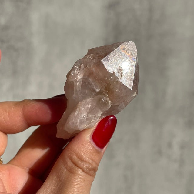 ブラジル・バイーア州ジャコビナ産【ピンキッシュアメジスト - Pink Amethyst】 鉱物 天然石 パワーストーン