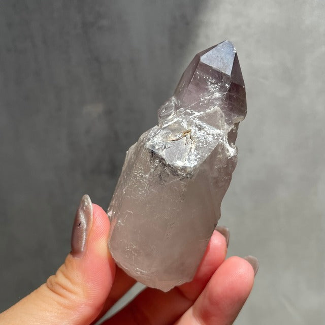 ナイジェリア産【アメジスト／紫水晶】ファントムあり 鉱物  天然石 パワーストーン