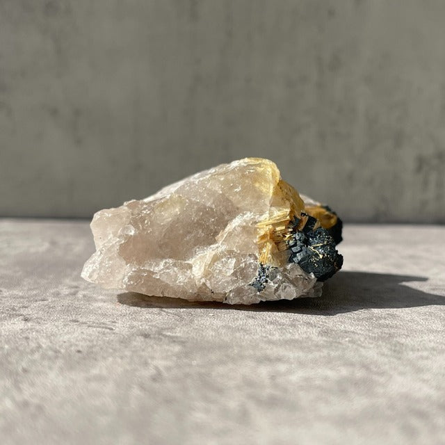 ブラジル・バイーア州ノーヴォ・オリゾンテ産【ルチルクォーツ（金針水晶）】 鉱物 天然石 パワーストーン