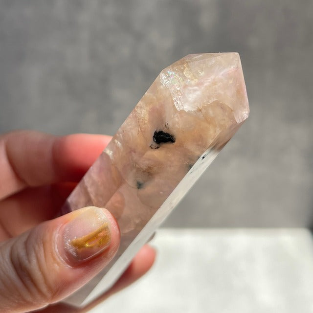 【フローライト タワー（Fluorite）】自立する 鉱物 天然石 パワーストーン