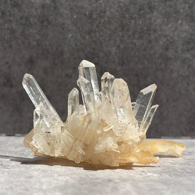 ネパール・ダーディン産 ゴールデンヒーラークォーツ クラスター｜ヒマラヤ水晶