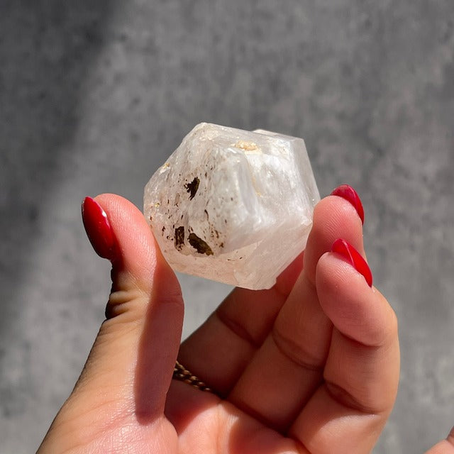 セプター形状【マダガスカル産 クォーツ】水晶（石英）鉱物 天然石 パワーストーン　　