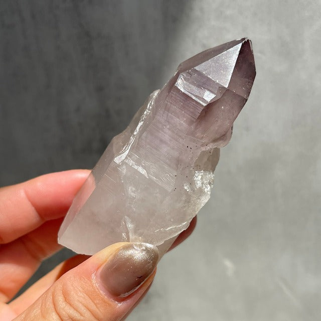 ナイジェリア産【アメジスト／紫水晶】ファントムあり 鉱物  天然石 パワーストーン