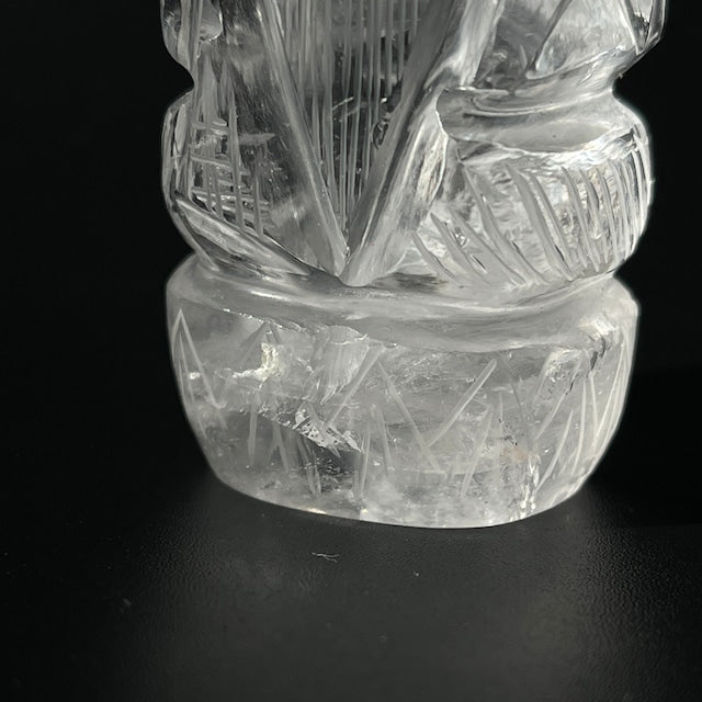 ヒマラヤ水晶 ラクシュミー像｜透明感のある一点彫刻・富と豊穣の女神