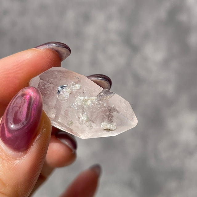 【ナミビア・ブランドバーグ産 クォーツ（水晶）】DT 天然石 パワーストーン